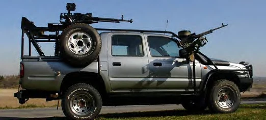 Pick-up armé véhicule de combat